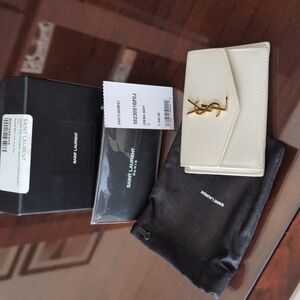 SAINT LAURENT Grain De Poudre Uptown Monogram Card Case crema soft